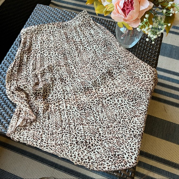 OTHERS FOLLOW | Leopard Chiffon High Low Skirt - Picture 5 of 12